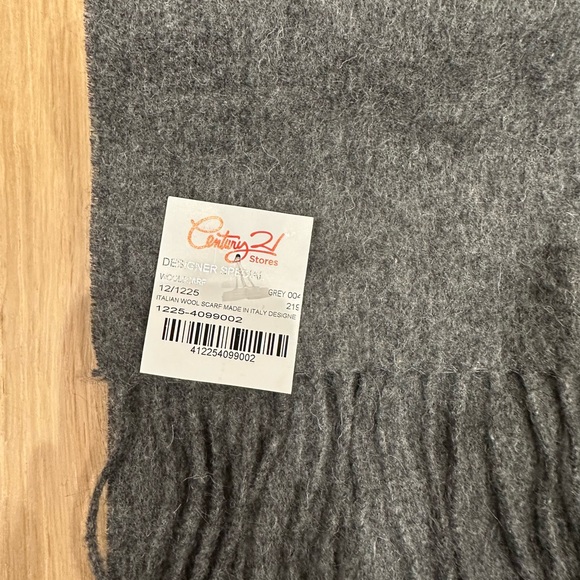 Wool Scarf - Brand New - Picture 3 of 3